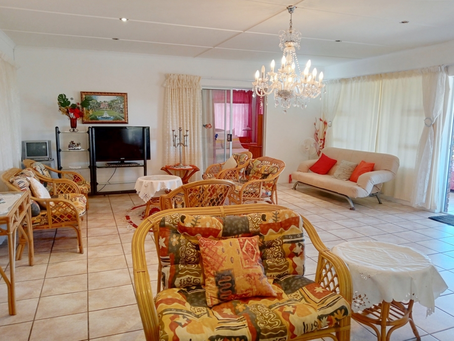 4 Bedroom Property for Sale in Struisbaai Western Cape
